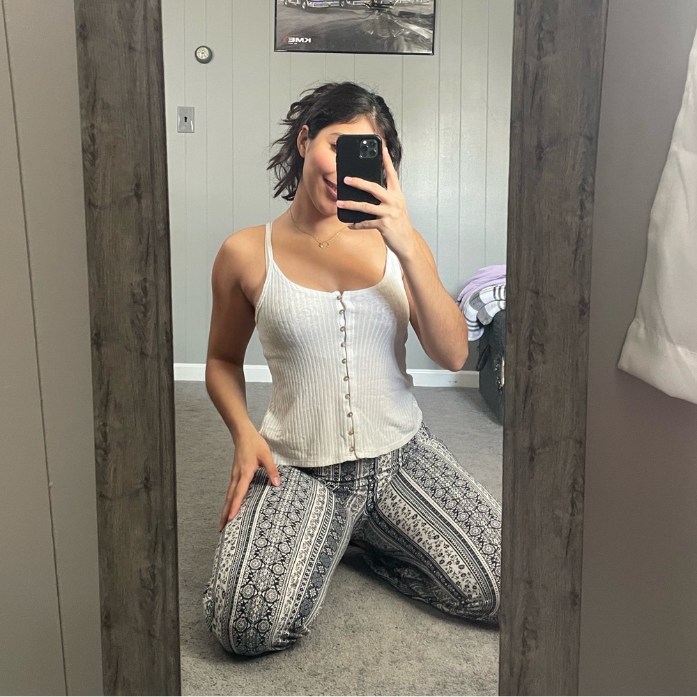 White buttoned American Eagle Tank top